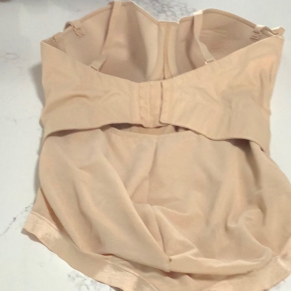 Women’s one piece bodysuit with adjustable straps. Maidenform 36D. Style 1256 - Picture 4 of 5